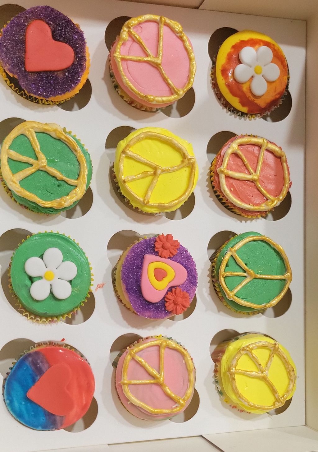 Retro 70's cupcakes