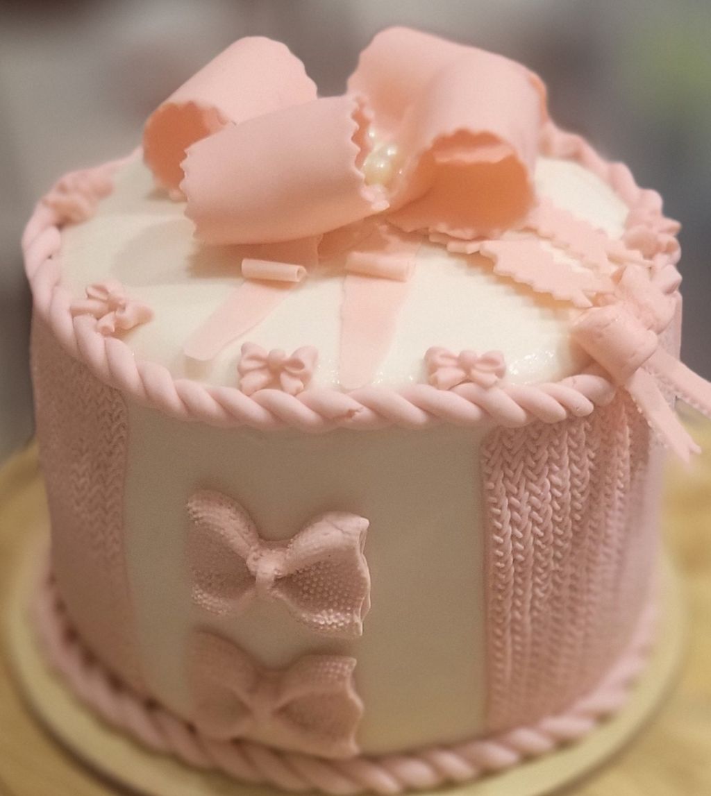 Crochet cake
