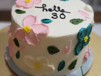 Saying hello to 30 in the sweetest way—with fresh florals and simple elegance sub image 1
