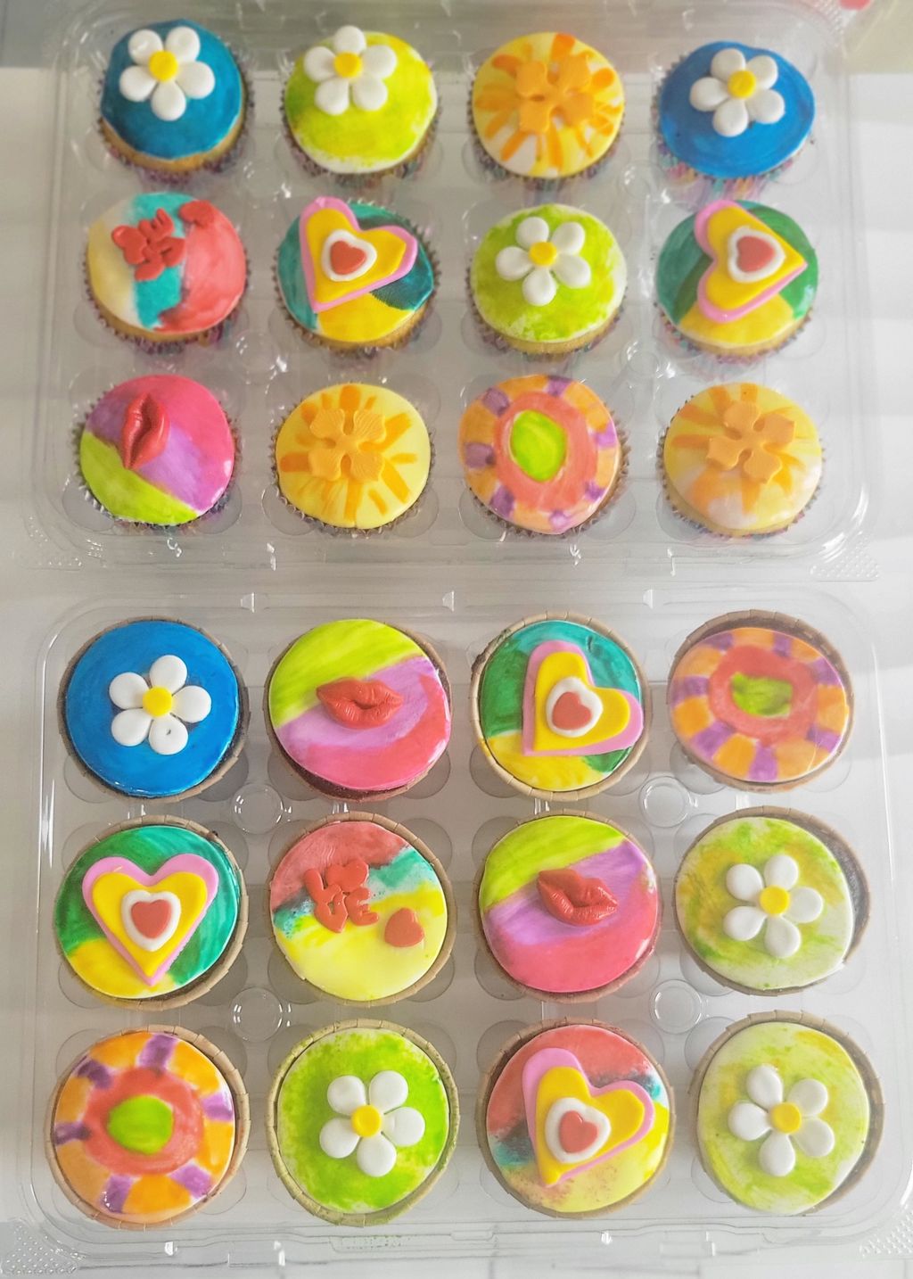 Retro 70's cupcakes