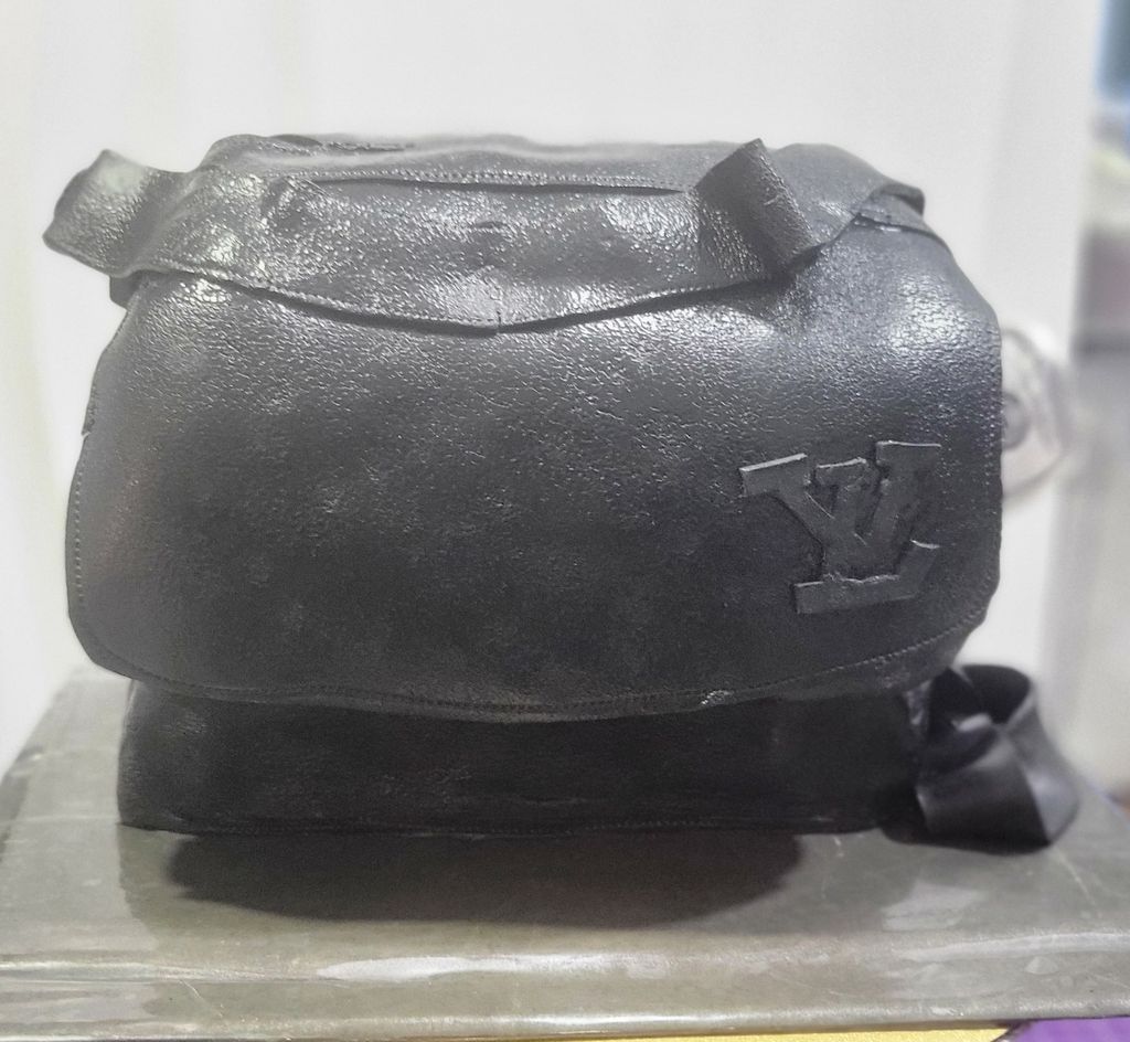 Louis Vuitton Money Bag Cake