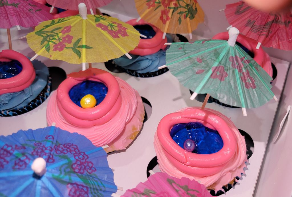 Pool Party Cupcakes