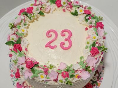 Lovely floral-themed celebration cake! sub image 2