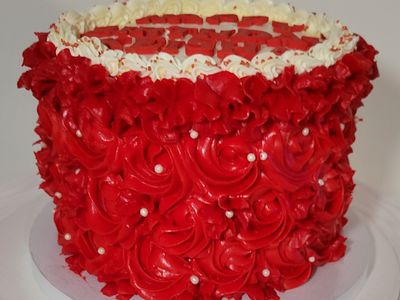 LOVE IS IN THE AIR - Red cake sub image 1