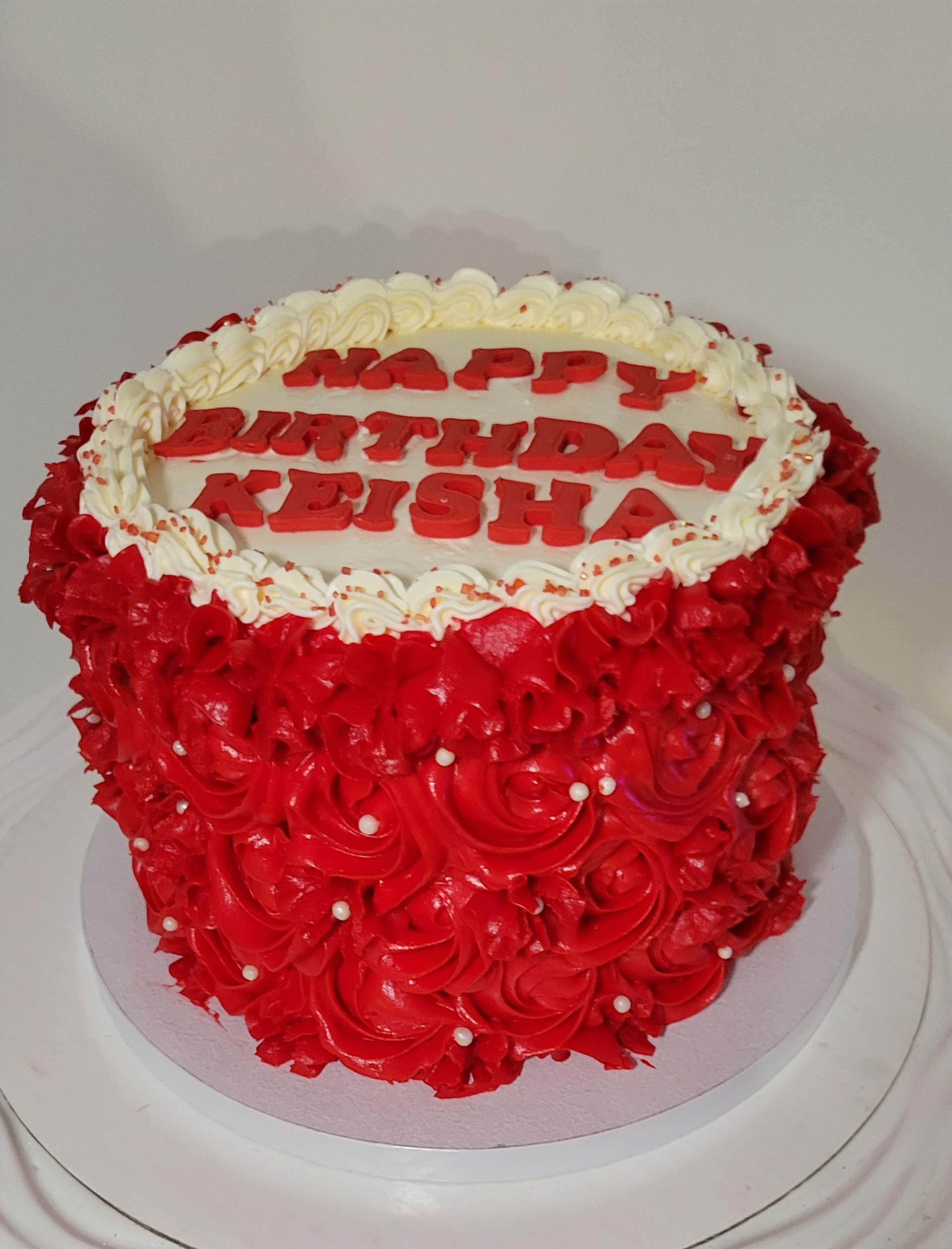 LOVE IS IN THE AIR - Red cake