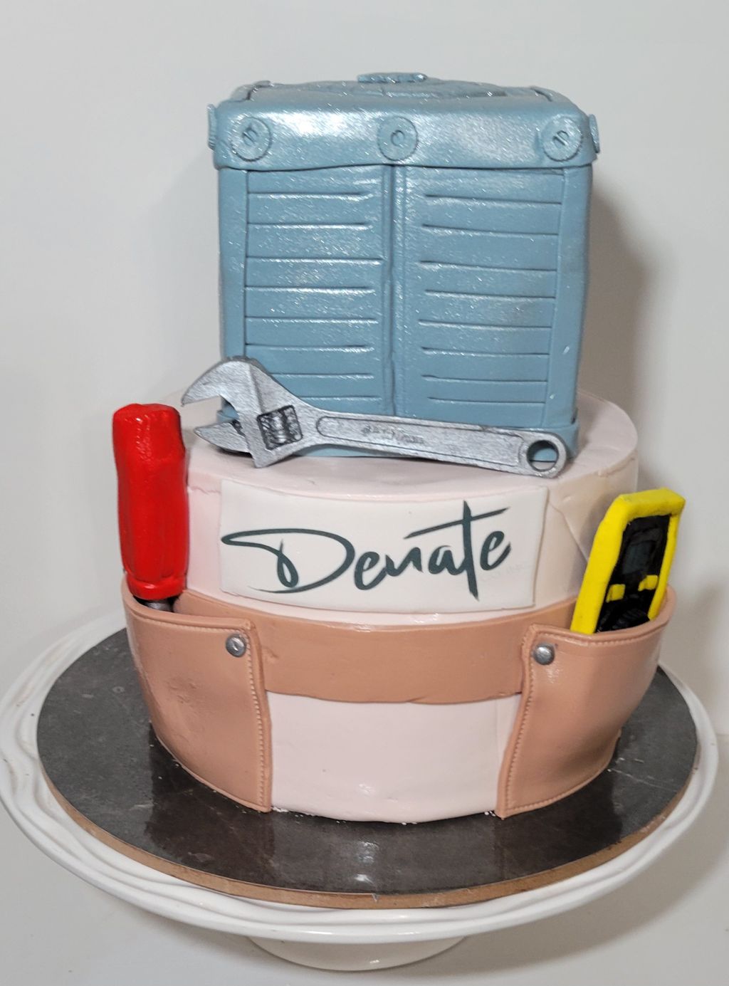 Toolbox-Themed Custom Cake