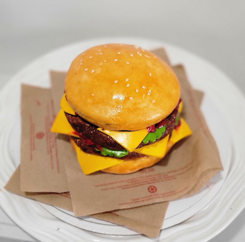 Is It Cake? Realistic Cheeseburger Cake