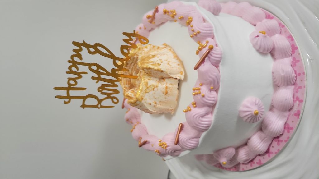 Elegant Happy Birthday Golden Rose Cake