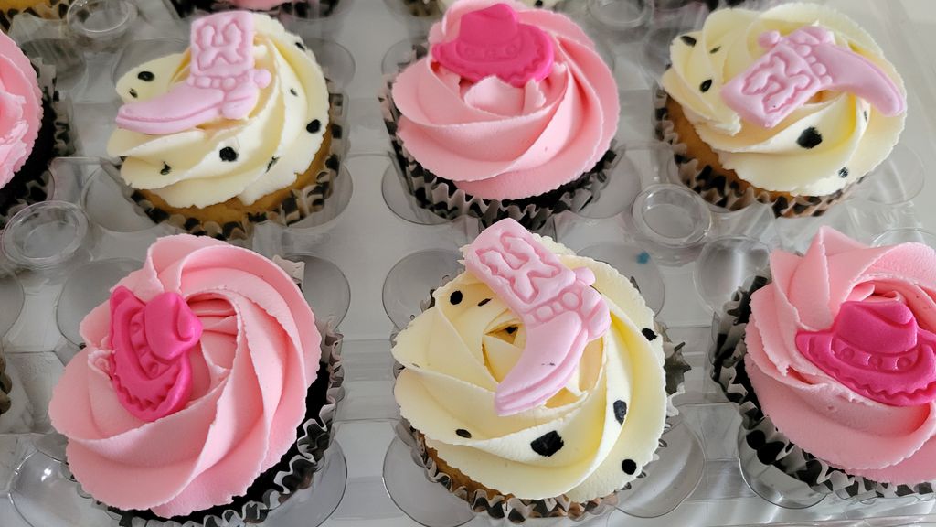 Last Rodeo cupcakes and cookies