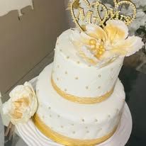 Golden Elegance: Wedding Bliss