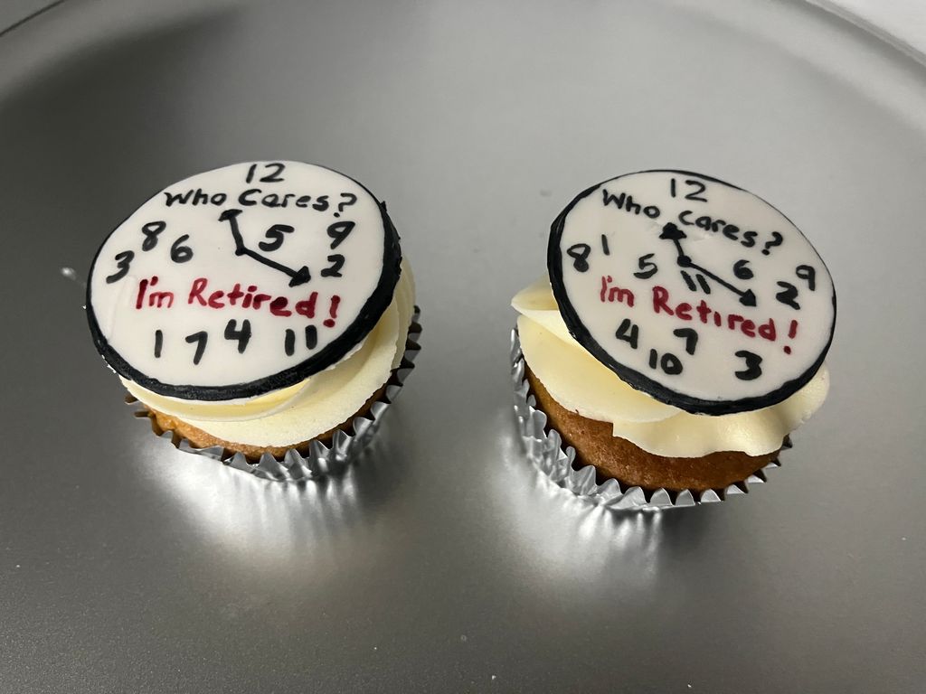 Retirement Themed Cupcakes