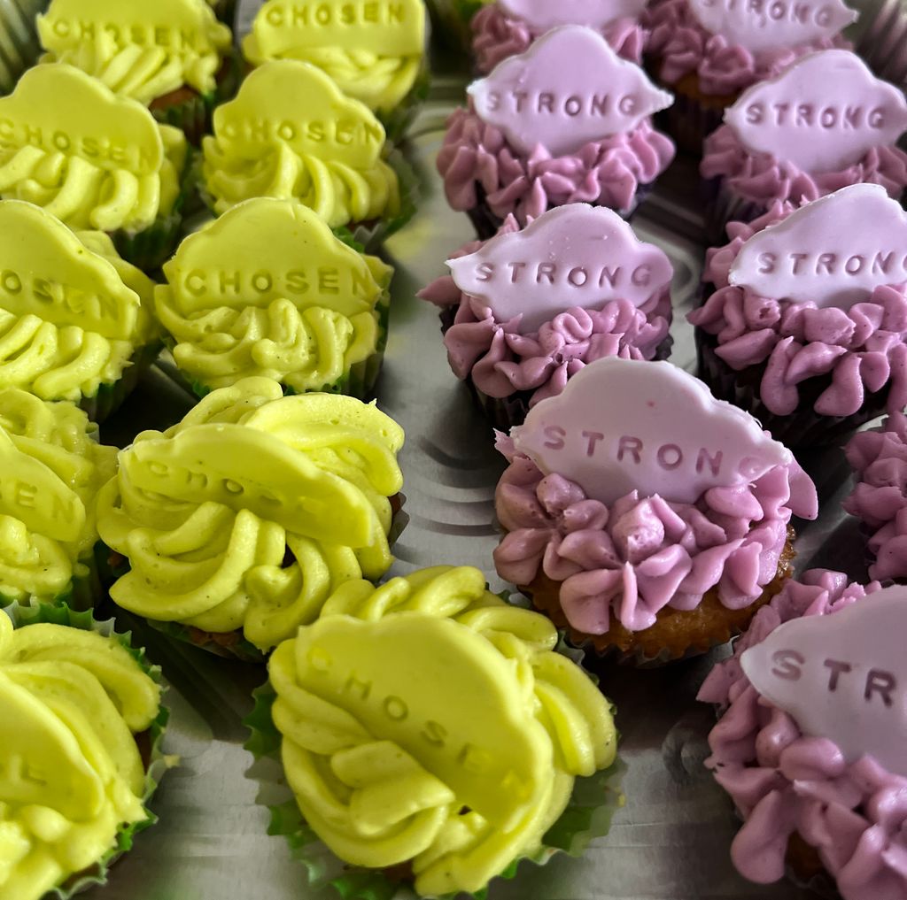 Mothers Day Cupcake 23