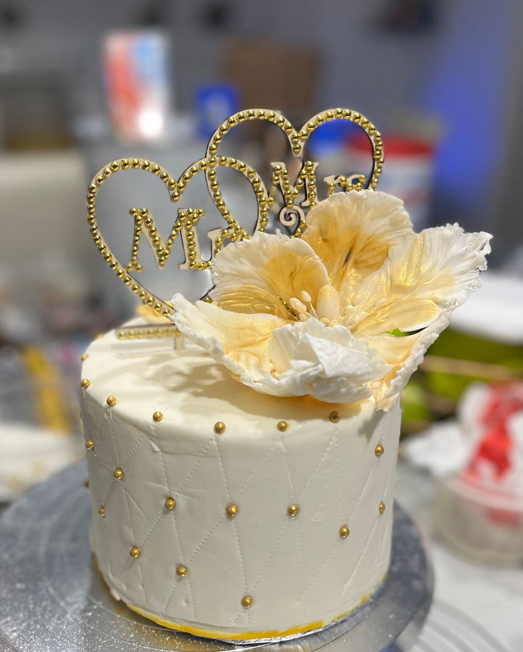 White & Gold Wedding Cake
