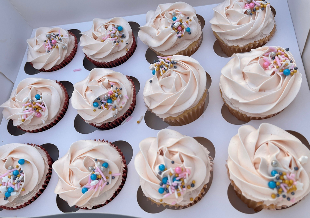 Seashell Colored Rose Cupcakes